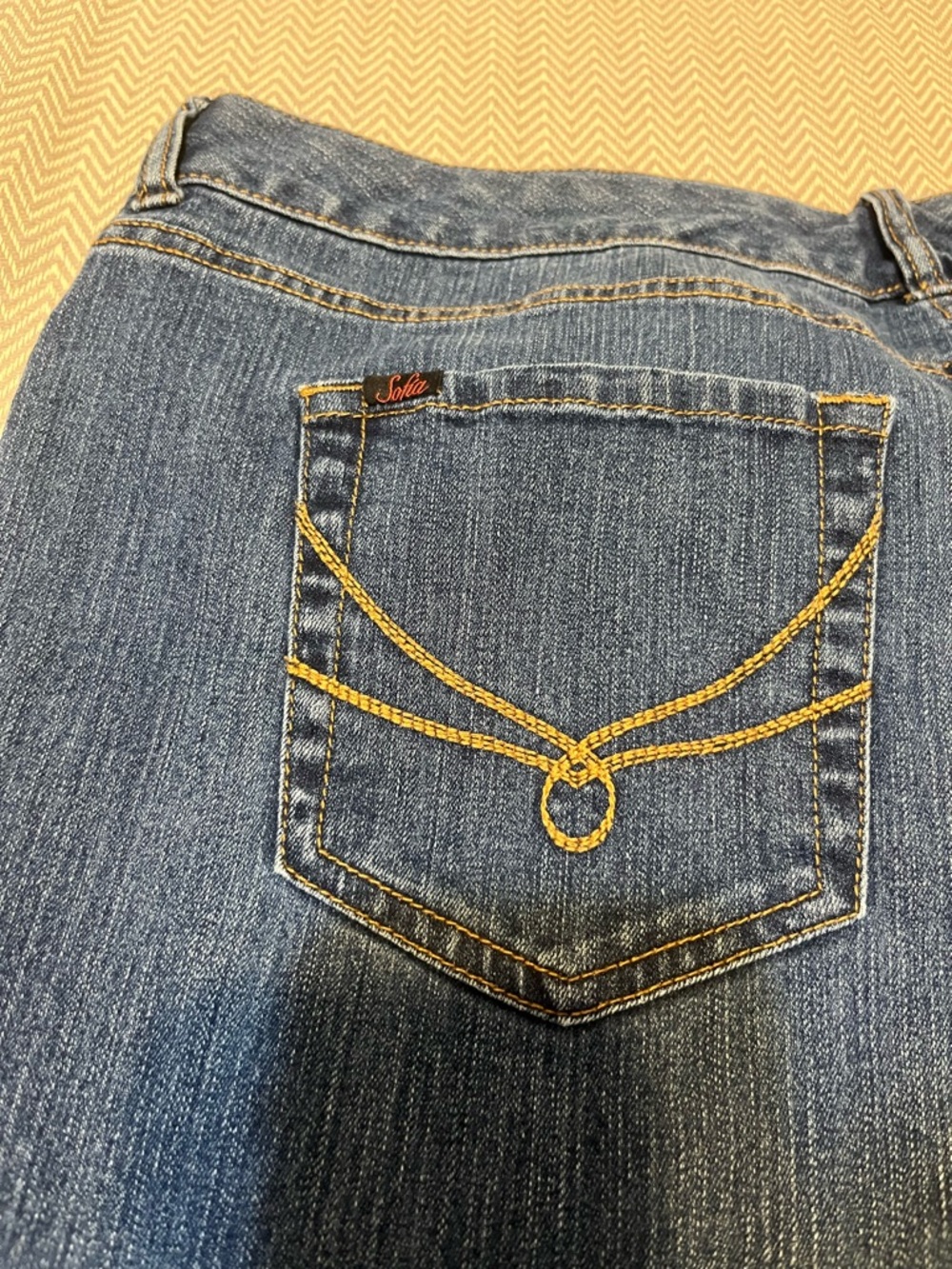 Sofia dark vintage wash flare jeans. 5 pocket design. Like new. Size 18. - Picture 5 of 7